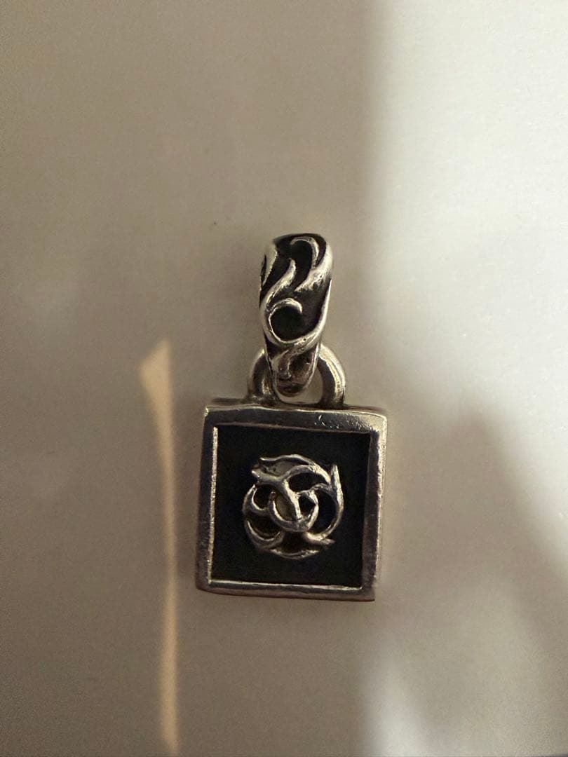 髪*様様 クロムハーツ フレームド BSフレア チャーム RINKAN購入