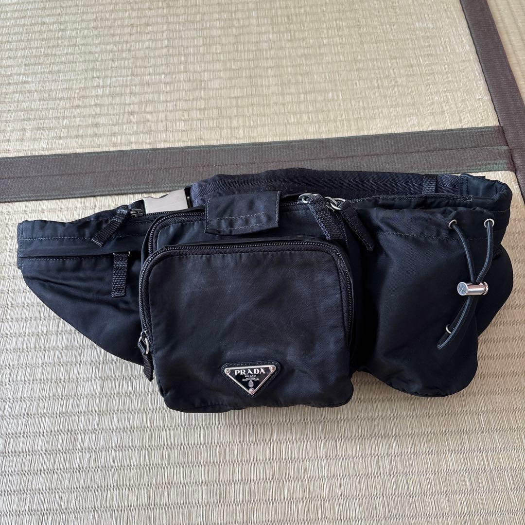 PRADA ブラック ボディバッグ・ウエストポーチ VA0056