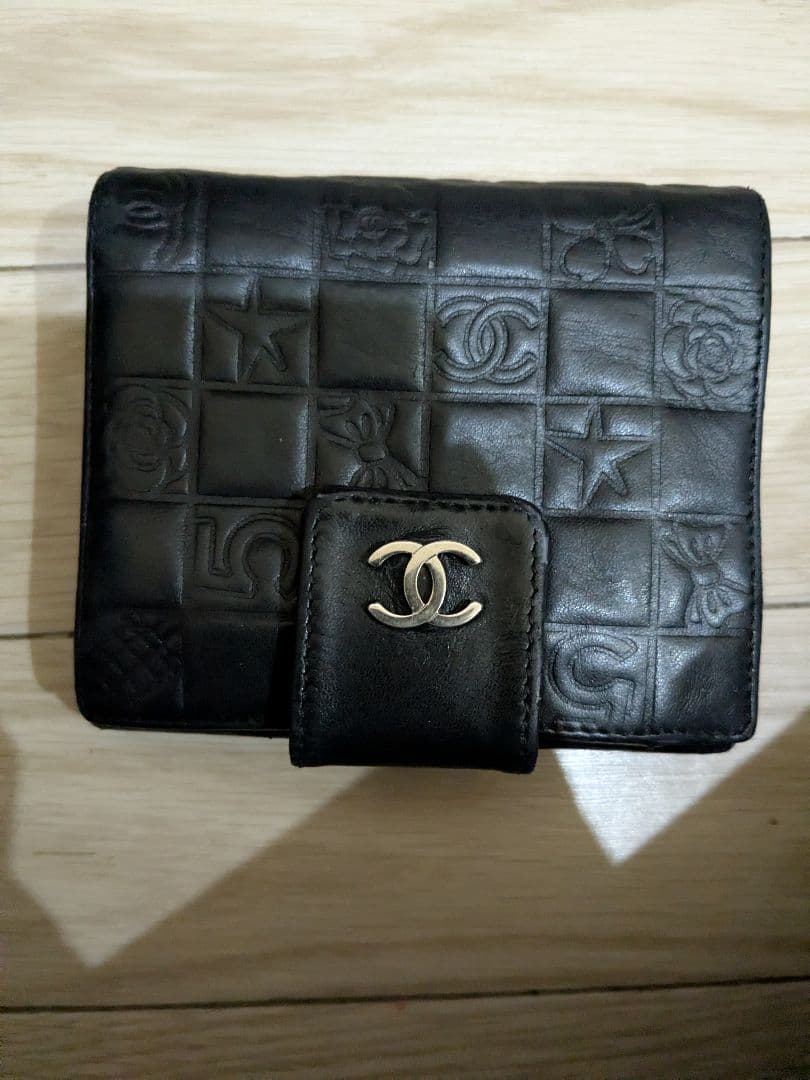 CHANEL シャネル 二つ折り財布 アイコンライン NO5 レザー ココマーク