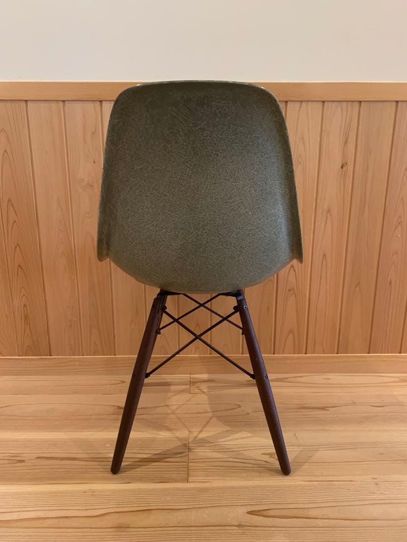 モダニカ　サイドシェルチェア　イームズ