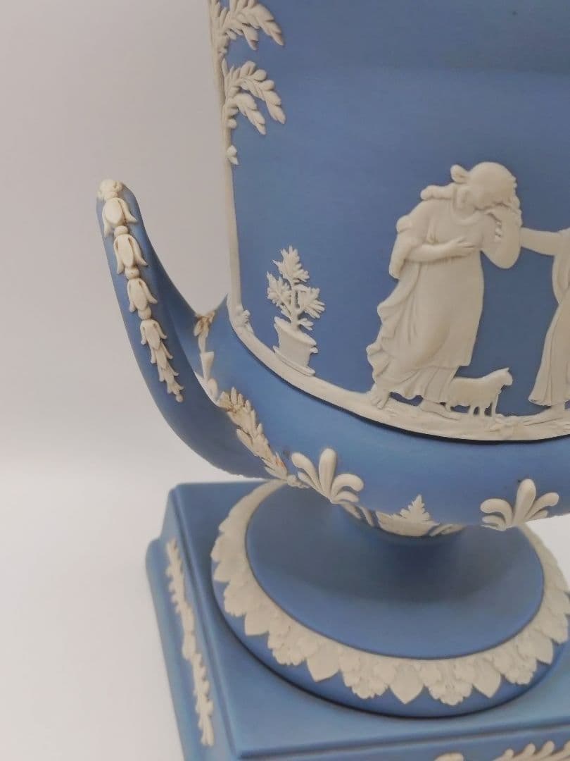 4-475ウェッジウッド　ジャスパー　花瓶　フラワーベース　飾り壺　アンティーク