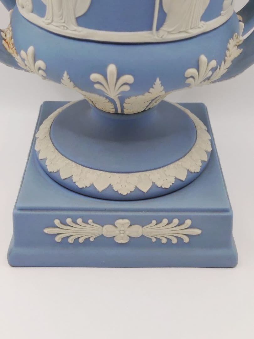 4-475ウェッジウッド　ジャスパー　花瓶　フラワーベース　飾り壺　アンティーク