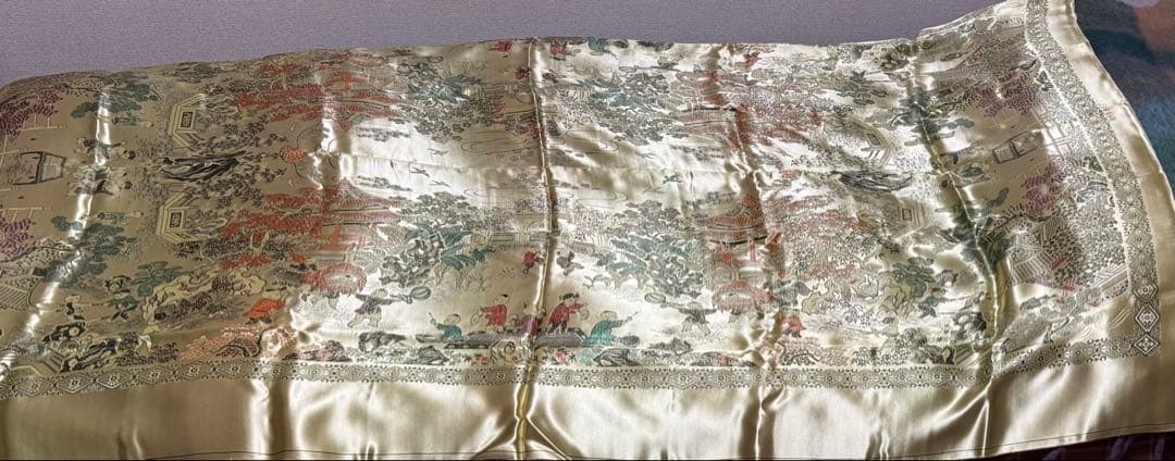 清末蘇州繍—五彩古絹両面刺繍唐子吉祥文様緞通織り