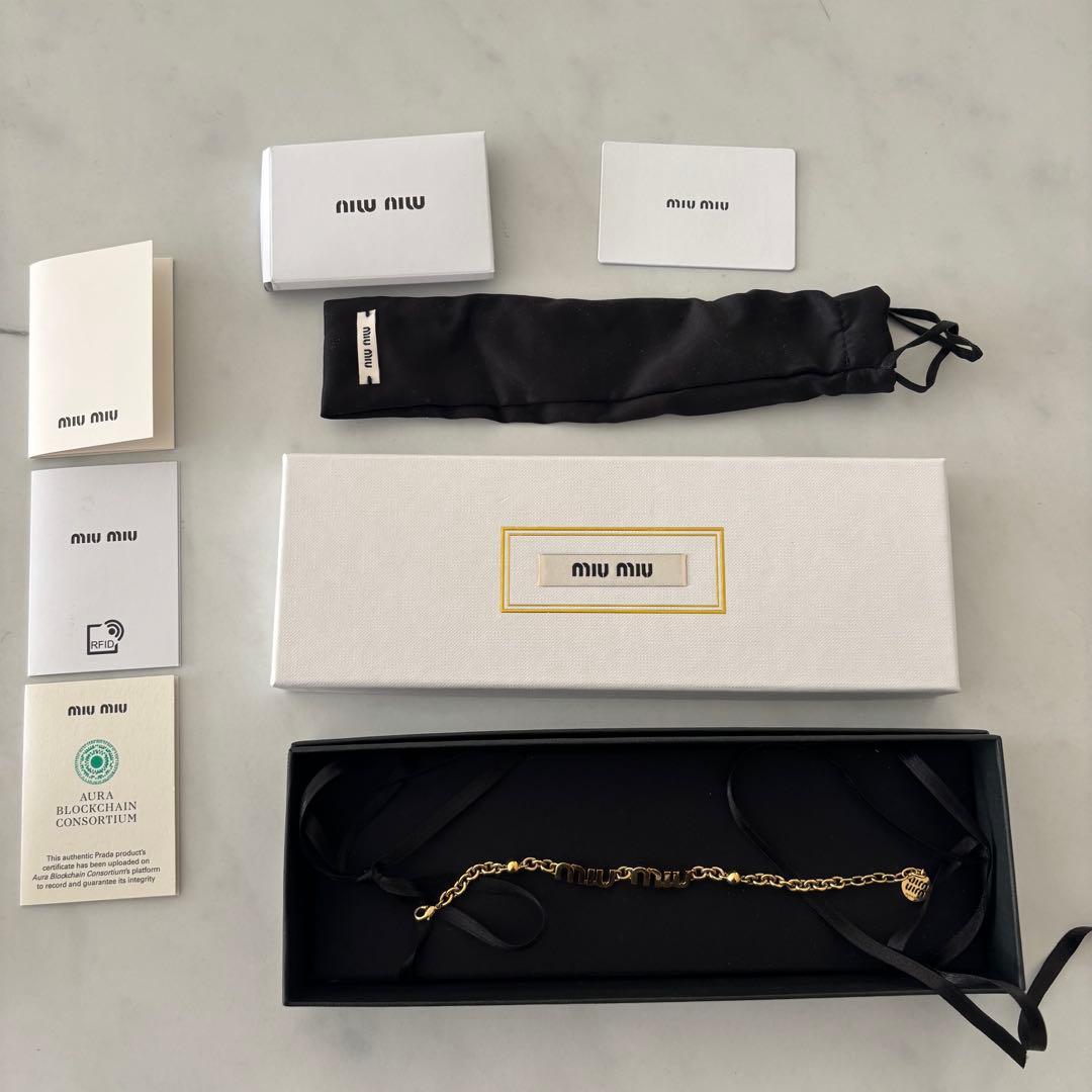 RUIーmiumiu メタルロゴチェーンブレスレット（ミュウミュウ）