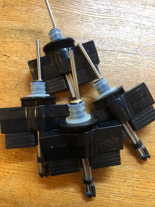 一升瓶用メジャー 4本用スタンドタイプ　日本酒