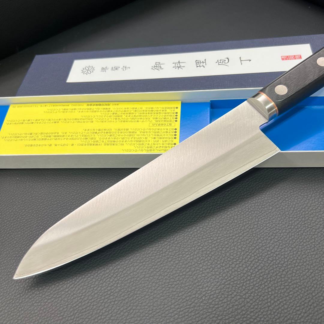 ★新品送料込堺菊守ステンレスゴールド鋼牛刀包丁180mm銅巻口金本通し柄万能包丁