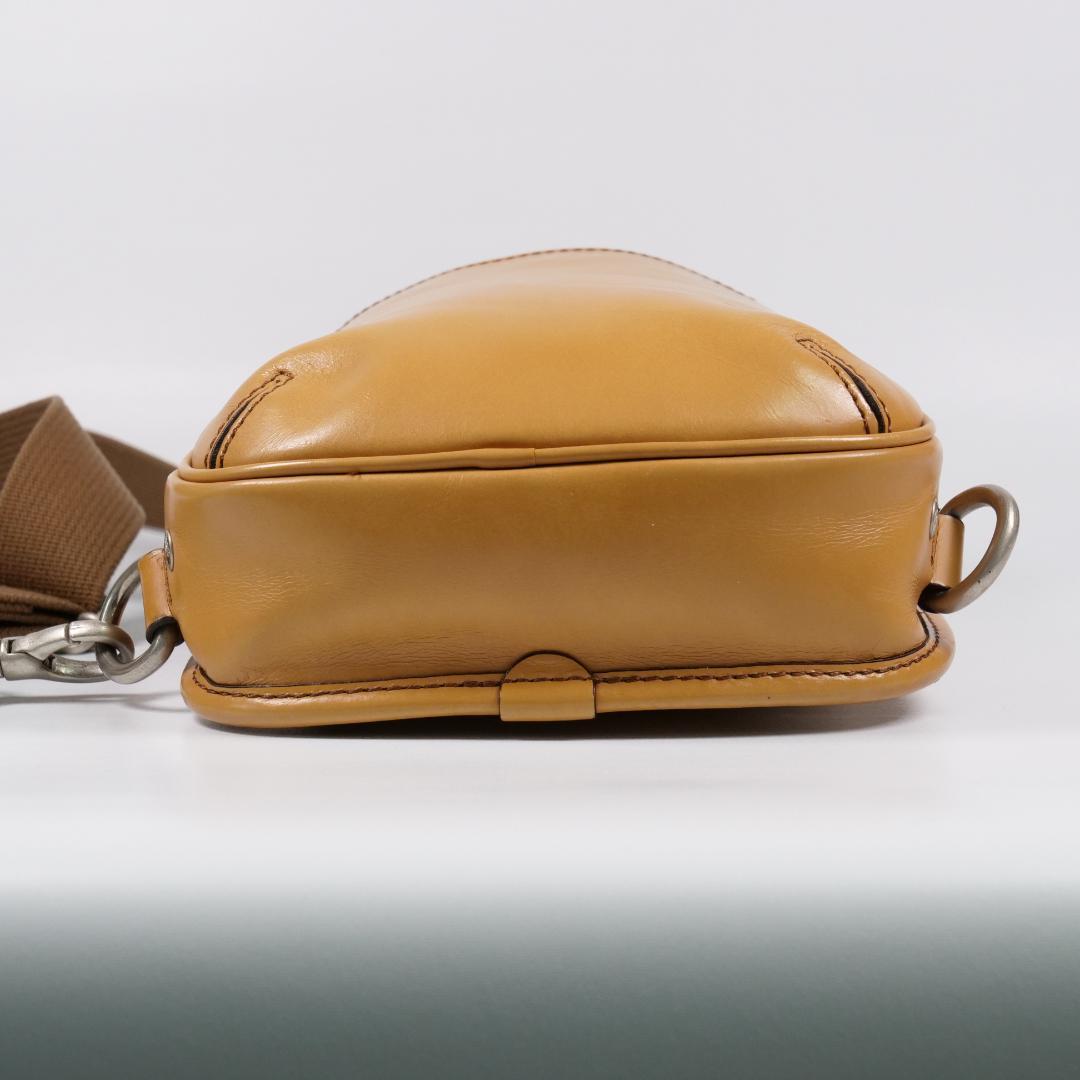 美品✨ エルゴポック HERGOPOCH ボディバッグ レザー キャメル