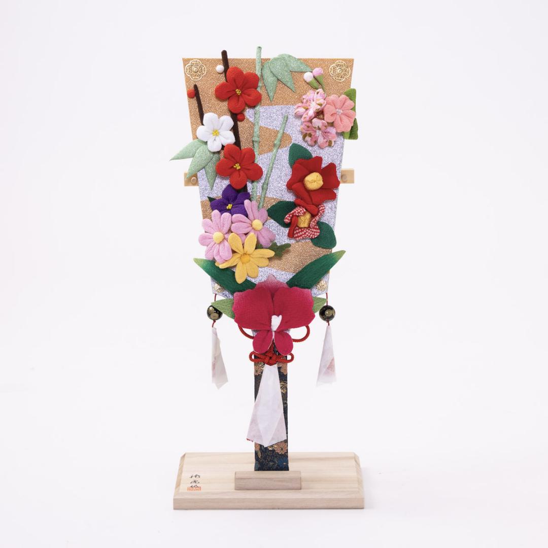 羽子板 ちりめん押し絵 / 花飾り（台付き）C