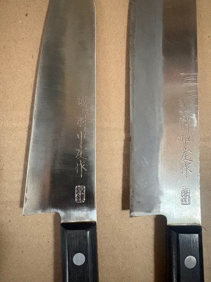 出刃、柳、薄刃、三徳、中華、冷凍、包丁フルセット 両面砥石、鍵付包丁ケース！