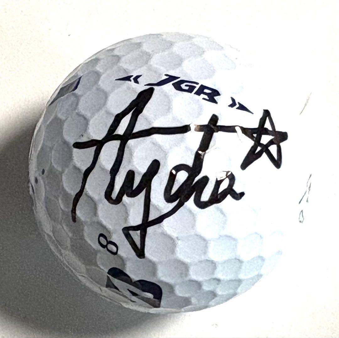 古江彩佳プロ直筆サイン入ボール1個とサイン印刷11個の合計12個です。