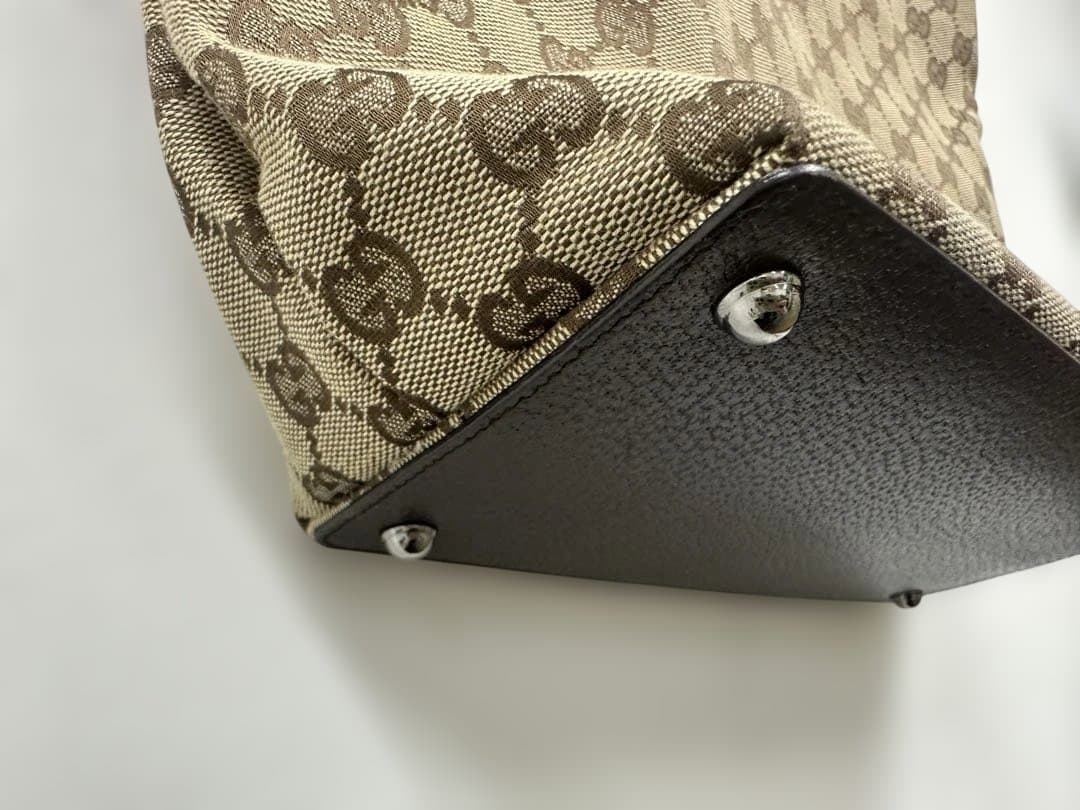 GUCCI ロゴデザイン　GG キャンバストートバッグ ベージュ
