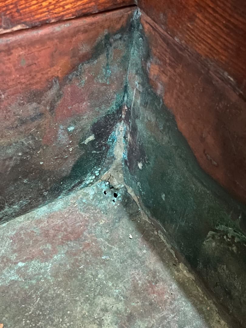 値下げしました。古風な火鉢台　引き出し付き