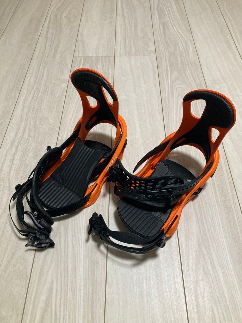 スノーボード　ビンディング