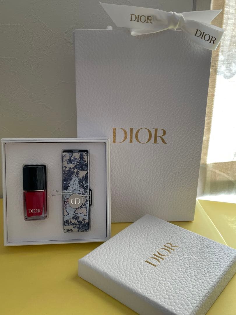 Dior バースデーギフト&アクディクトリップグロー＆トラベルスプレーセット