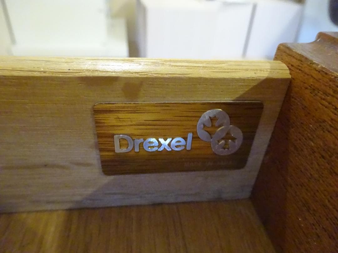 七海　ドレクセルヘリテイジ　トライユン　サイドテーブル　ナイトテーブル