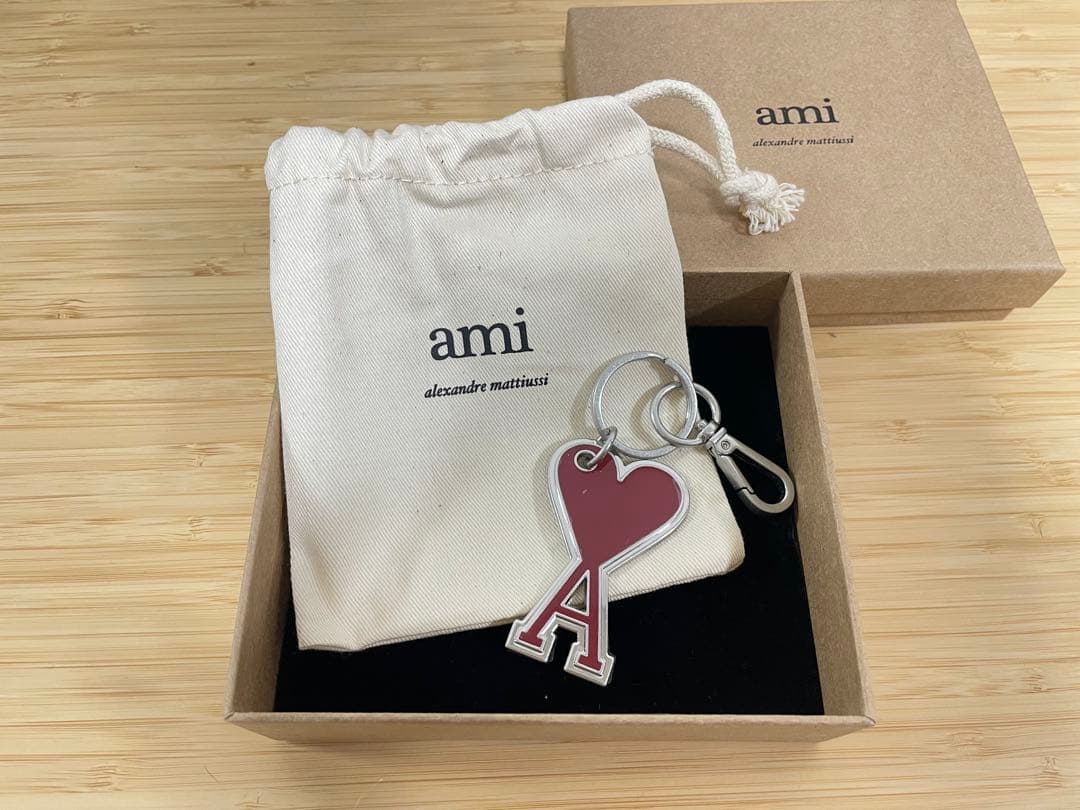 【新品】AMI PARIS アミパリス キーホルダー　キーリング 赤 ※即日発送