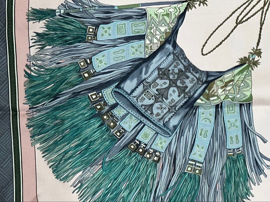 エルメス HERMES カレ 90 CUIRS DU DESERT 砂漠の首飾り