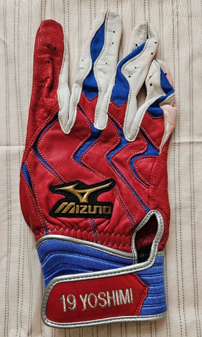 中日ドラゴンズ　吉見一起　練習着　バッティンググローブ　サイン入り