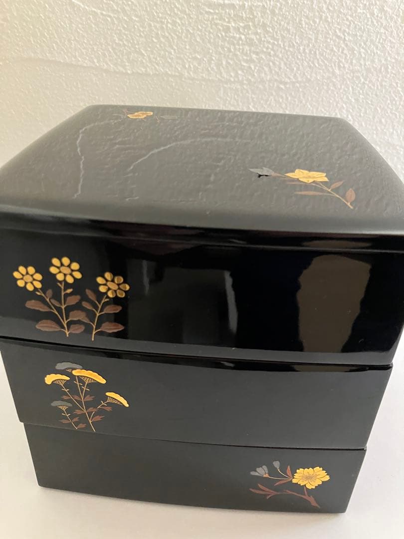 輪島塗　草花蒔絵姫三段重