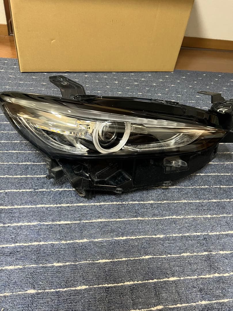 「美品」　マツダ純正　MAZDA6 左右アダクティブLEDヘッドライト