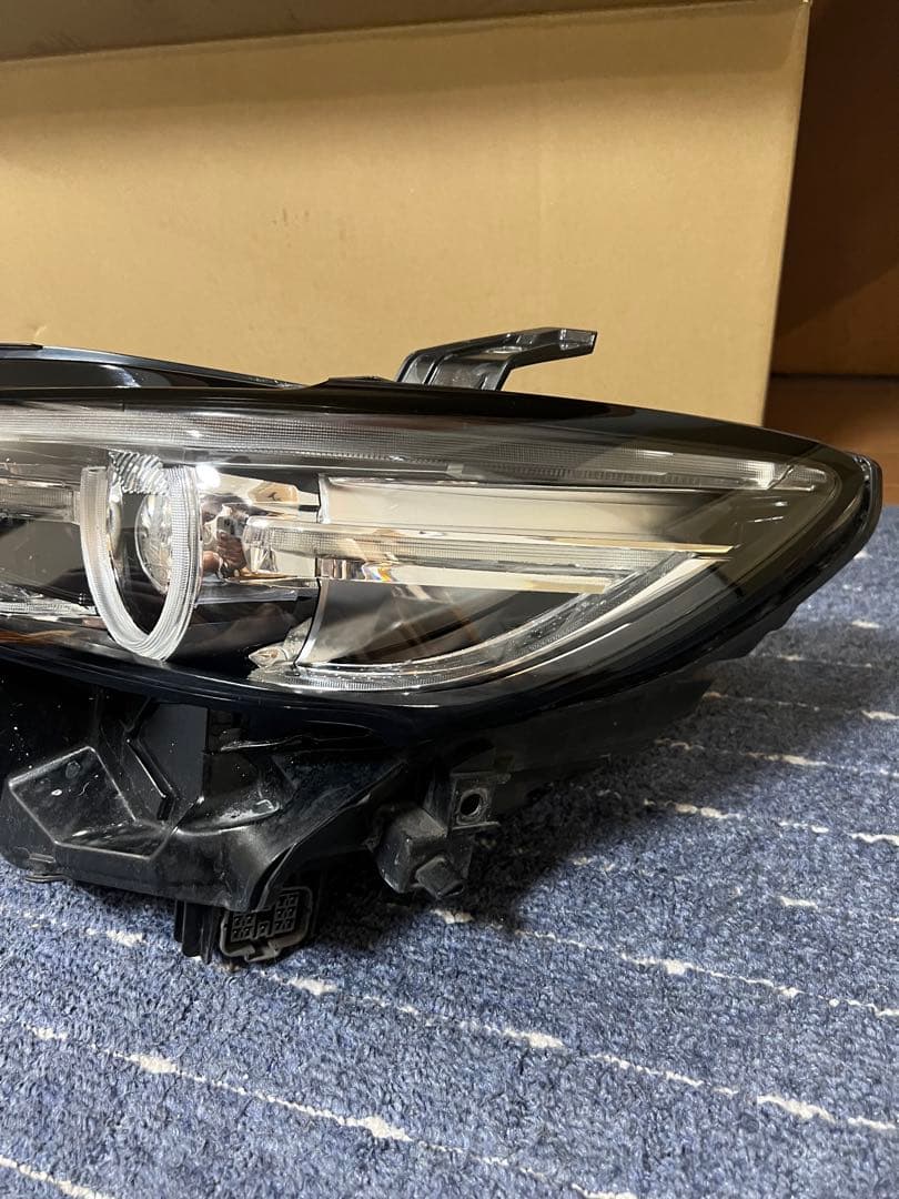 「美品」　マツダ純正　MAZDA6 左右アダクティブLEDヘッドライト