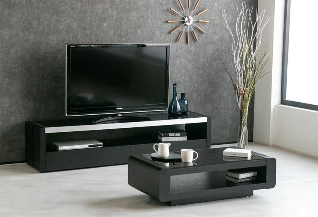 ブラックガラスの天板が美しい、モダン★センターテーブル高級感溢れるローテーブル✨