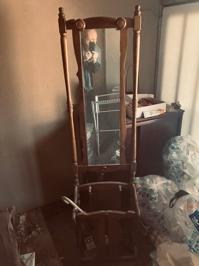 鏡付きの傘立て　家具