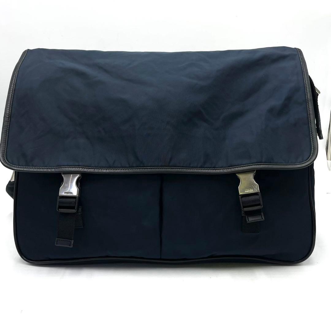 プラダ 三角ロゴ メッセンジャー A4収納可能 メンズ プレート 白タグ