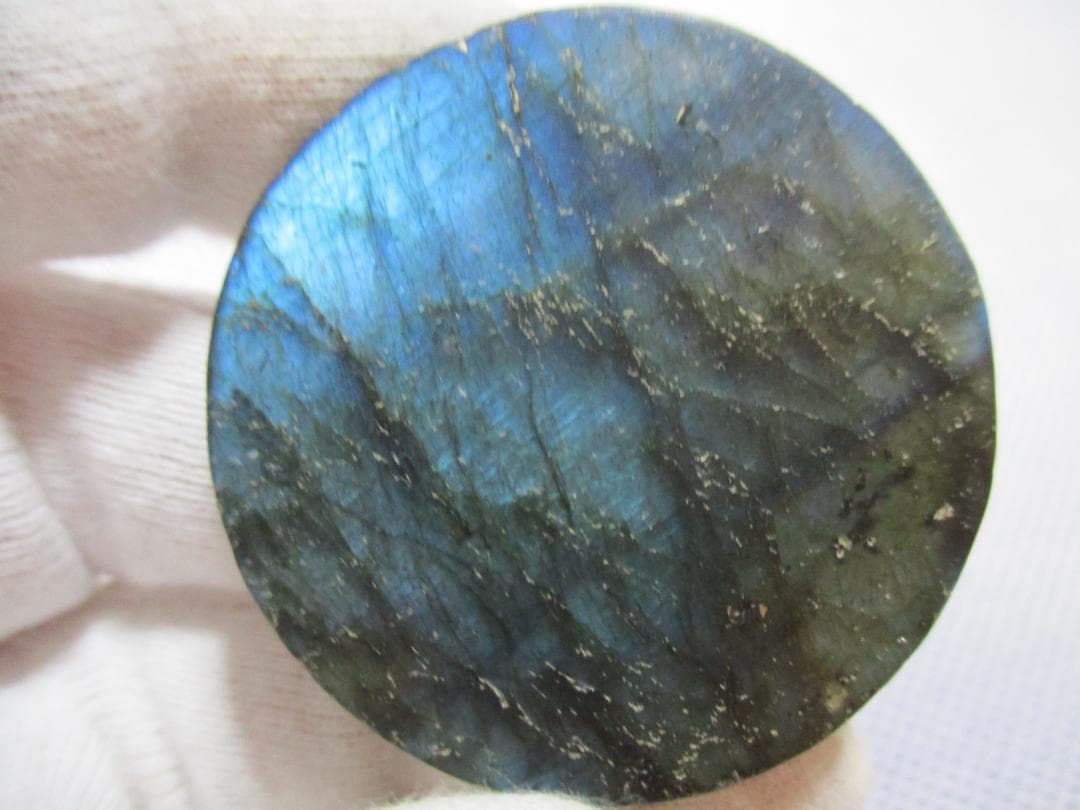 ②ラブラドライト　月　星