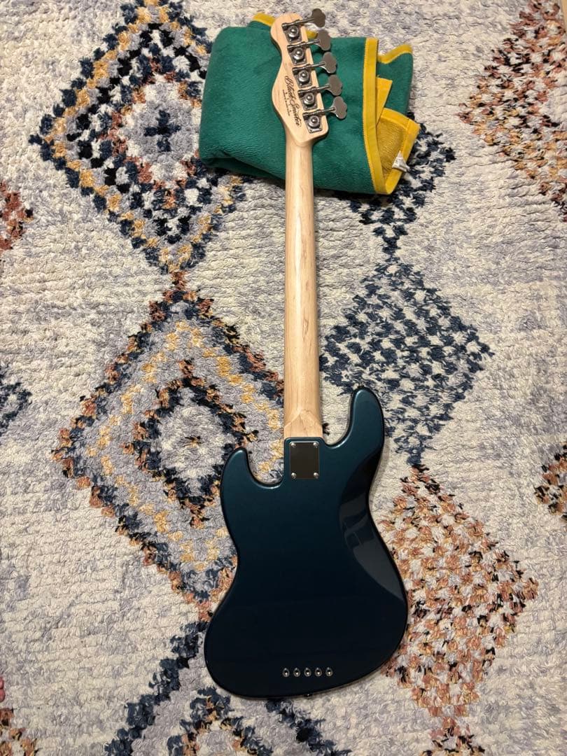 Black Smoker 5弦ベース　イケべ楽器限定カラー