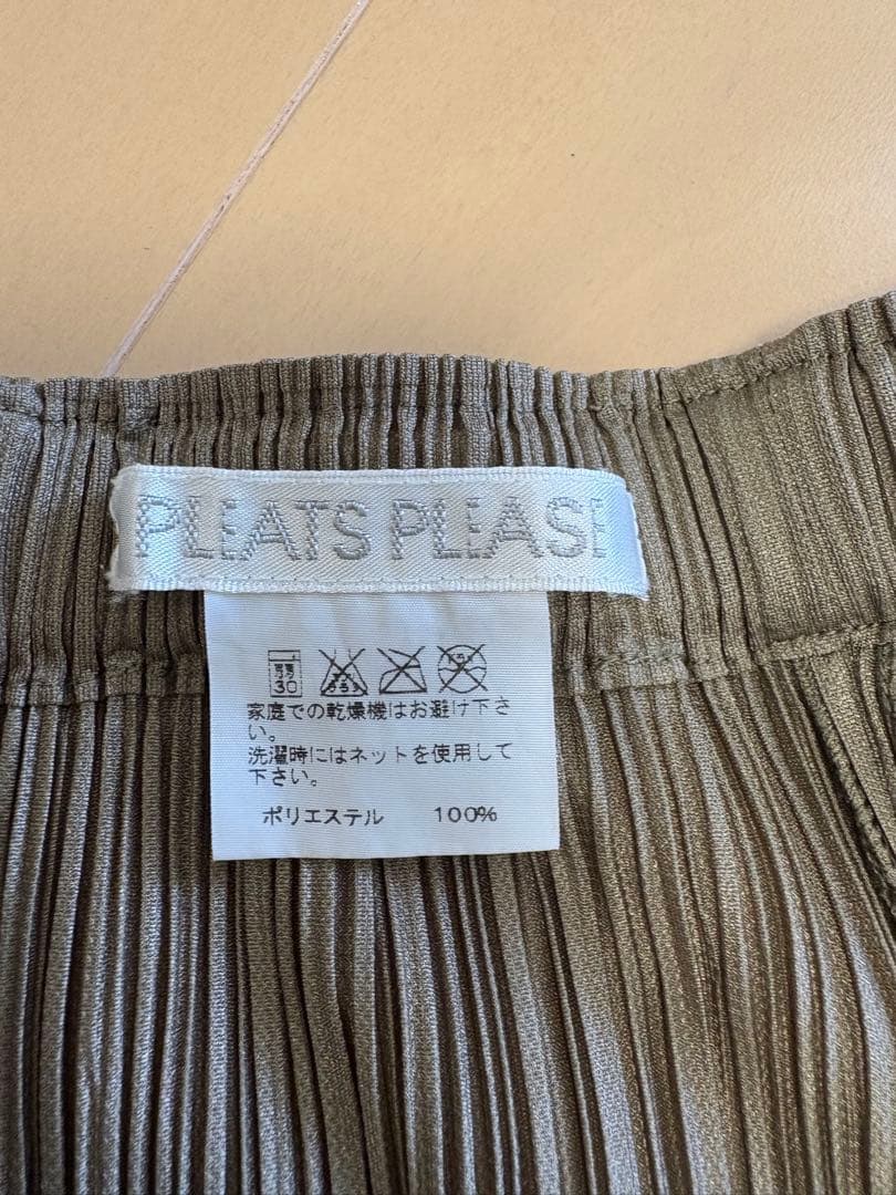 Pleats Please スカート ひざ丈 シャンパンゴールド