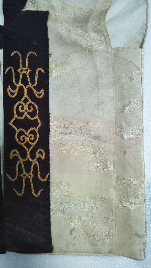 (2月限定)アイヌ伝統衣装!　豪華金色刺繍