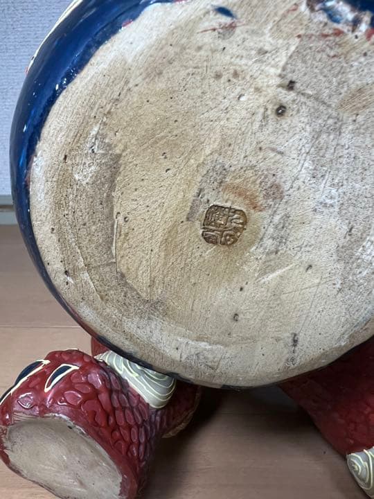 561  九谷焼 　色絵金彩獅子　玉乗唐唐獅子狛犬シーサー 魔除け　置物