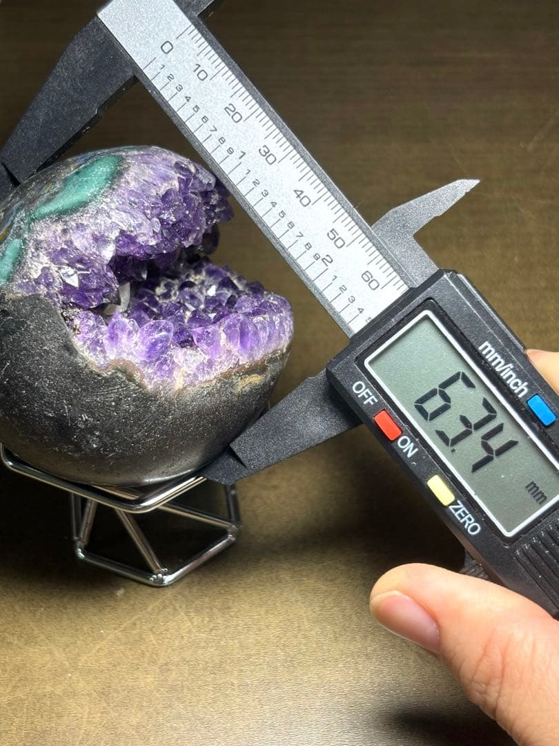 ウルグアイ産　アメジスト　笑口　スフィア　置物縦63.4×横62.6㎜（新品）