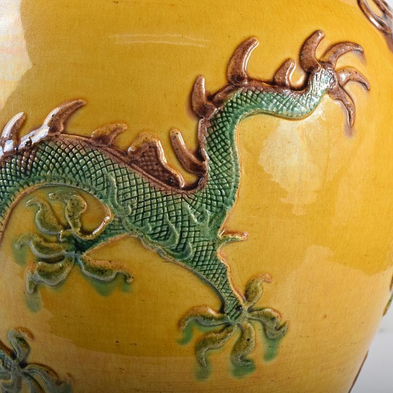 中国　黄地　貼雲龍文　梅瓶　時代箱付　M　R8821B