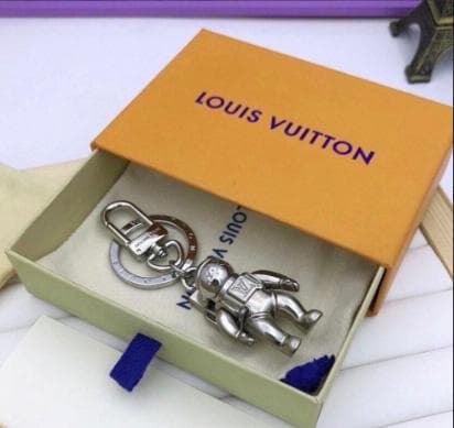 LOUIS VUITTON 宇宙飛行士 スペースマン キーリング キーホルダー