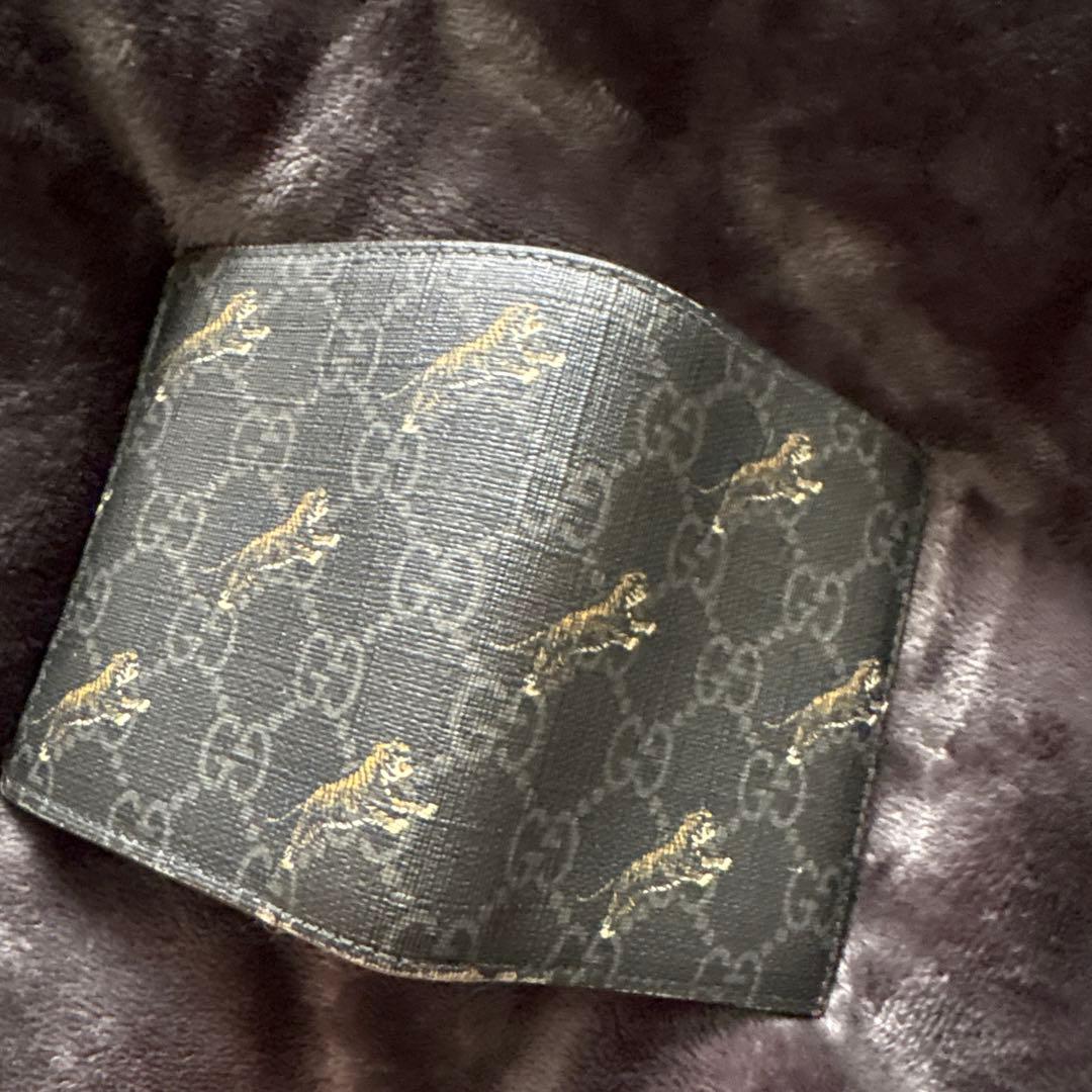 あ*ん様 【美品】GUCCI 虎柄 2つ折り財布