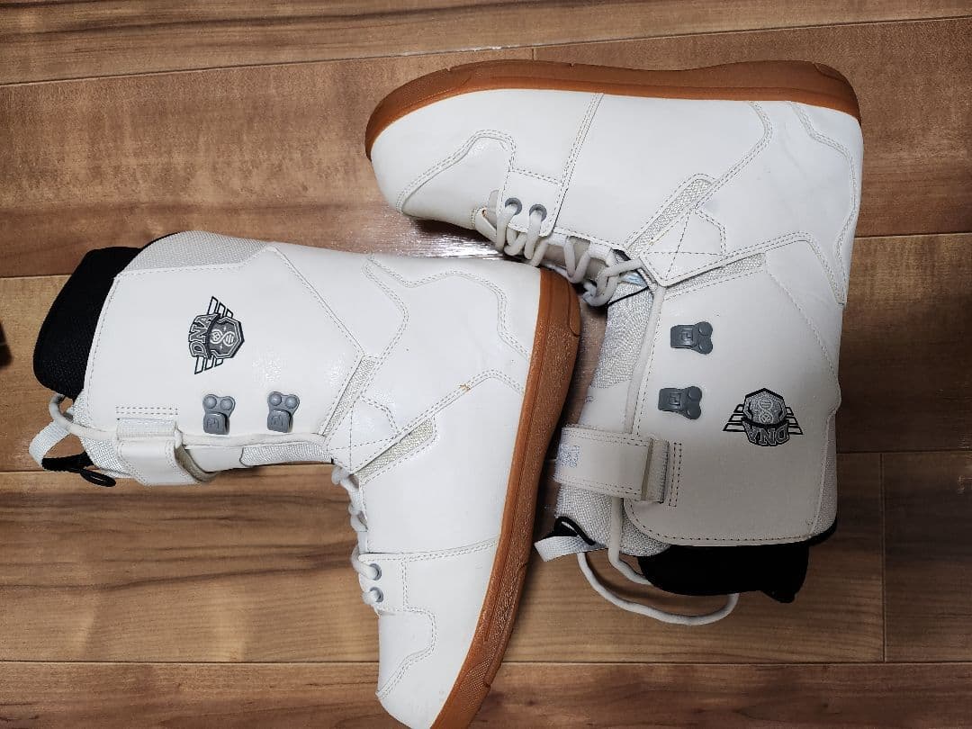 SALOMON ビンディング&DEE-LUXE 白色ブーツ セット&スキーウェア