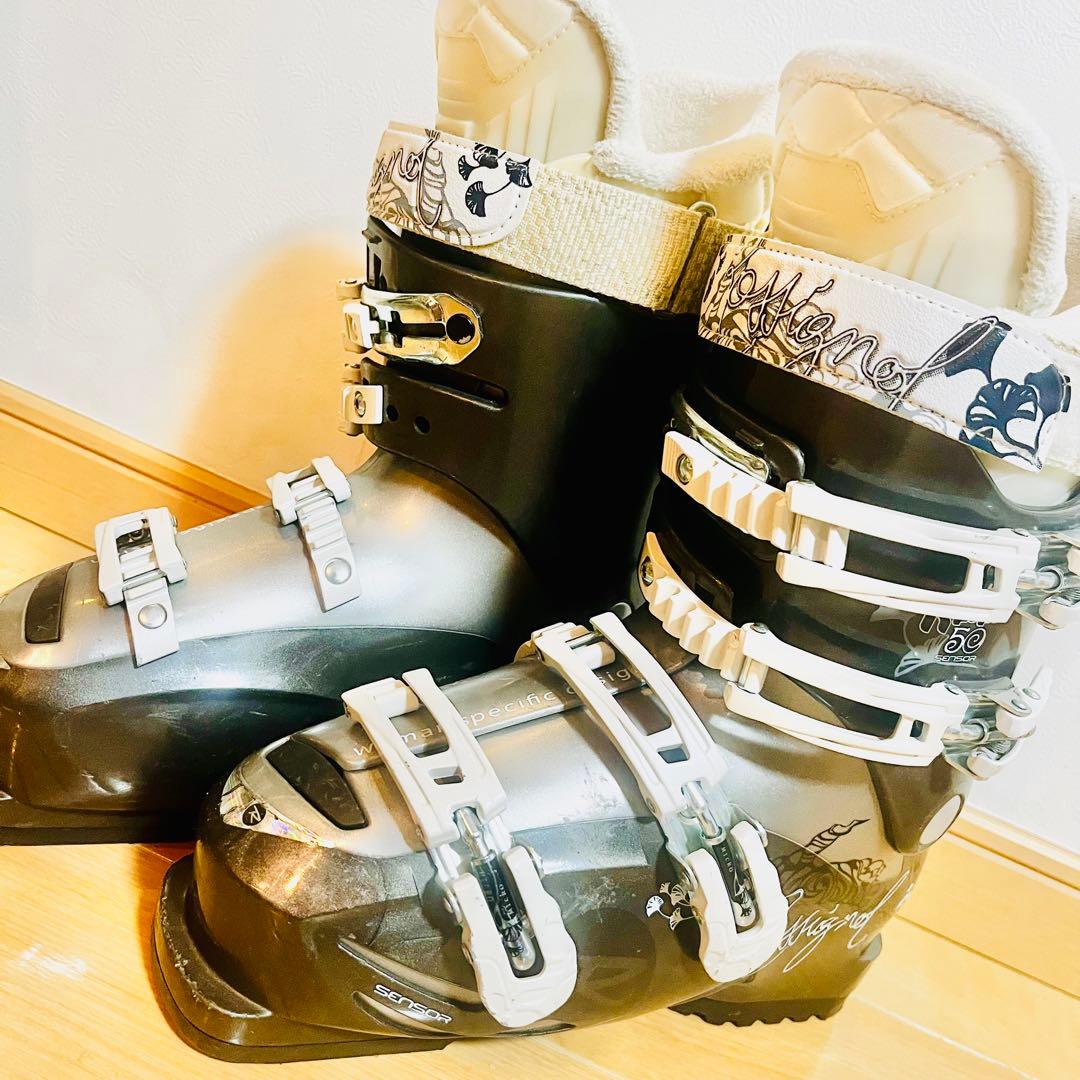 極美品 ロシニョール 22〜23.5 スキーブーツ レディース キッズ 初心者