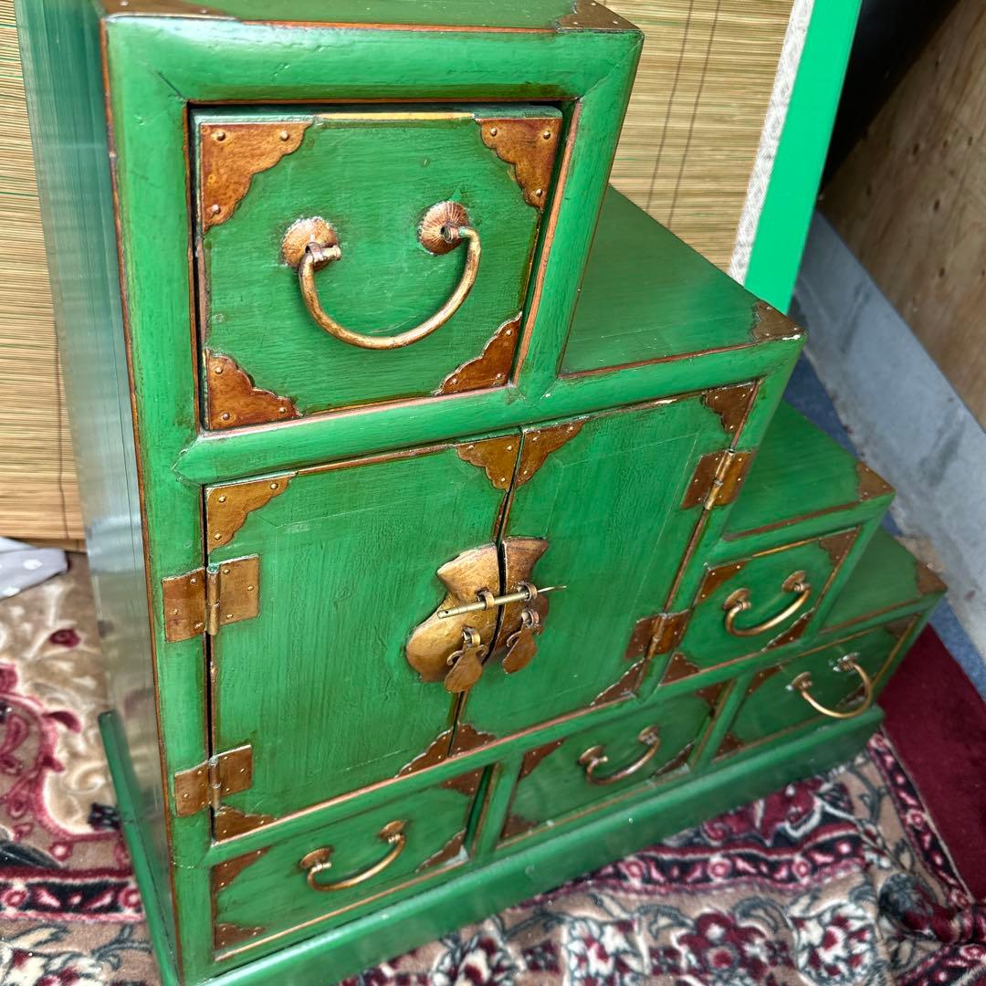 階段型木製タンス グリーン