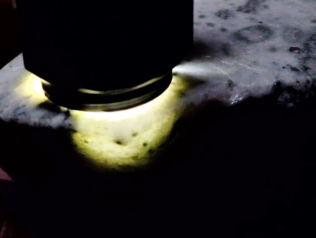 ★翡翠原石★稀少！下仁田翡翠【カチ割り・5面磨き577ｇ】