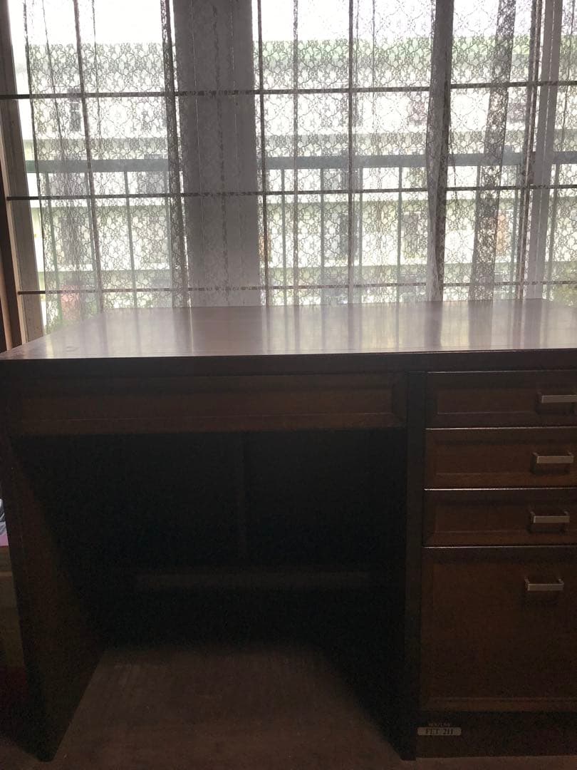 コイズミ　ダークブラウン 木製デスク 引き出し付き