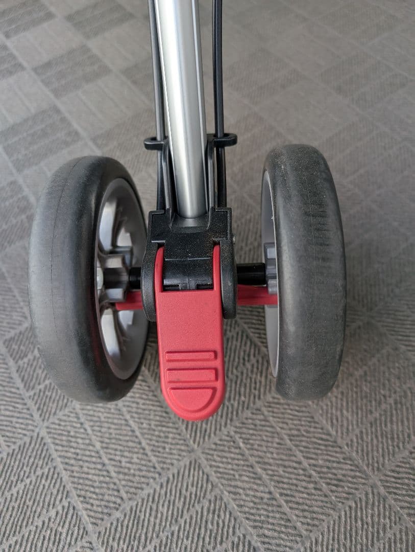 【匿名送料込・直引取１万】コンビ　ツインスピン　二人乗り　双子　ベビーカー