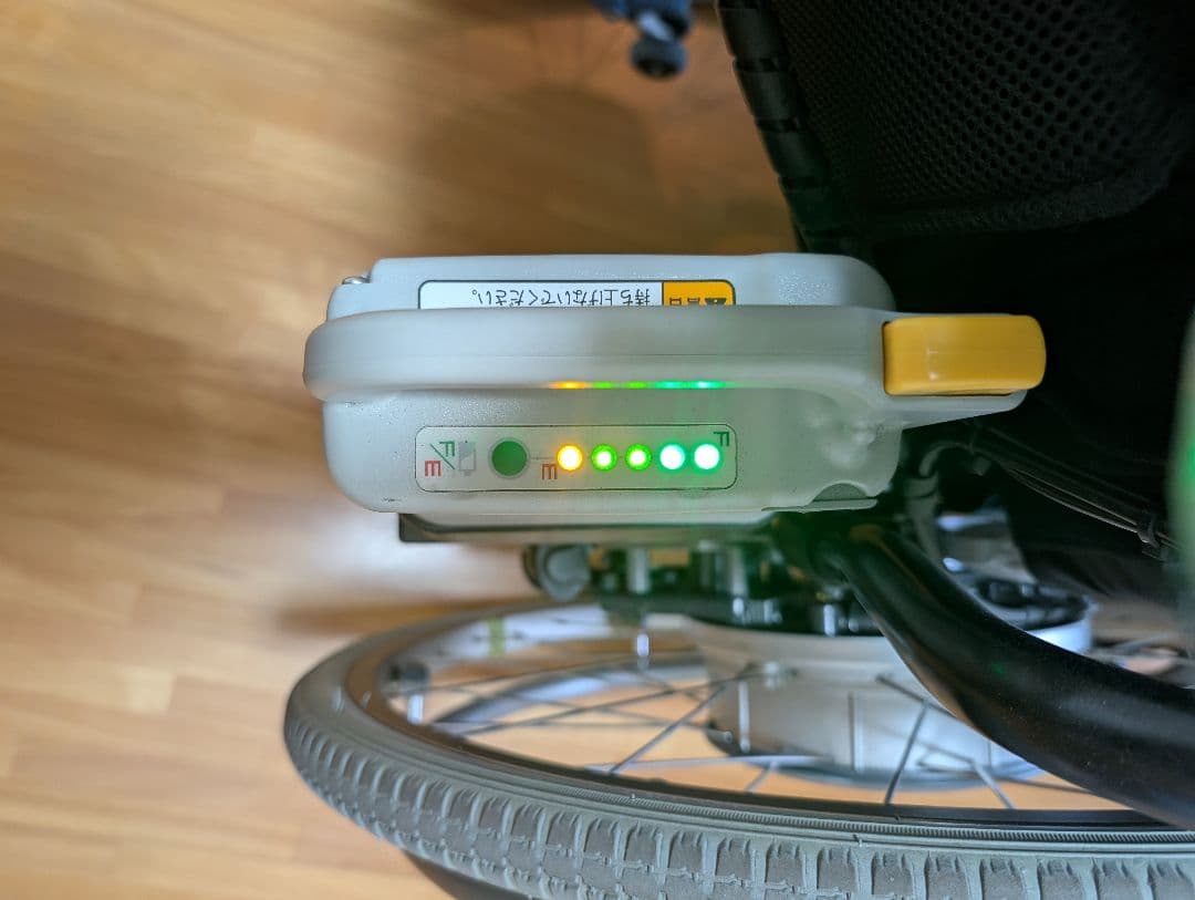 電動車車椅子・バッテリー・充電器付　引き取り限定（京都）