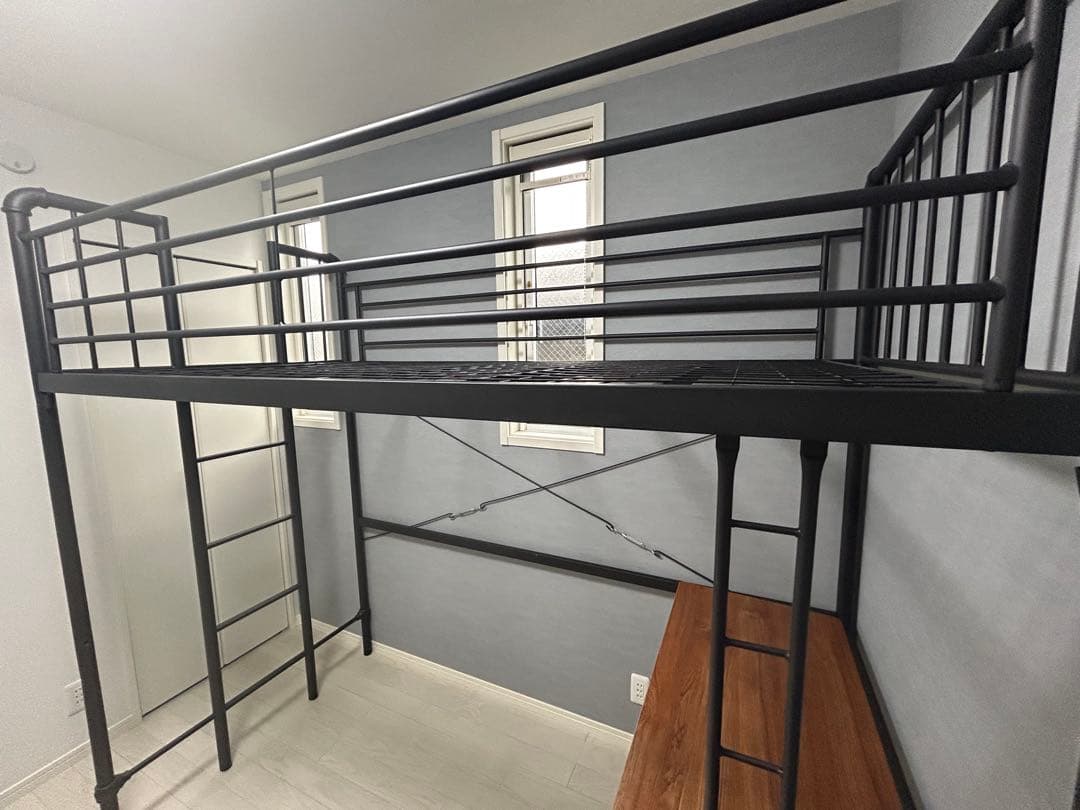 ブラック スチール ロフトベッド デスク付き