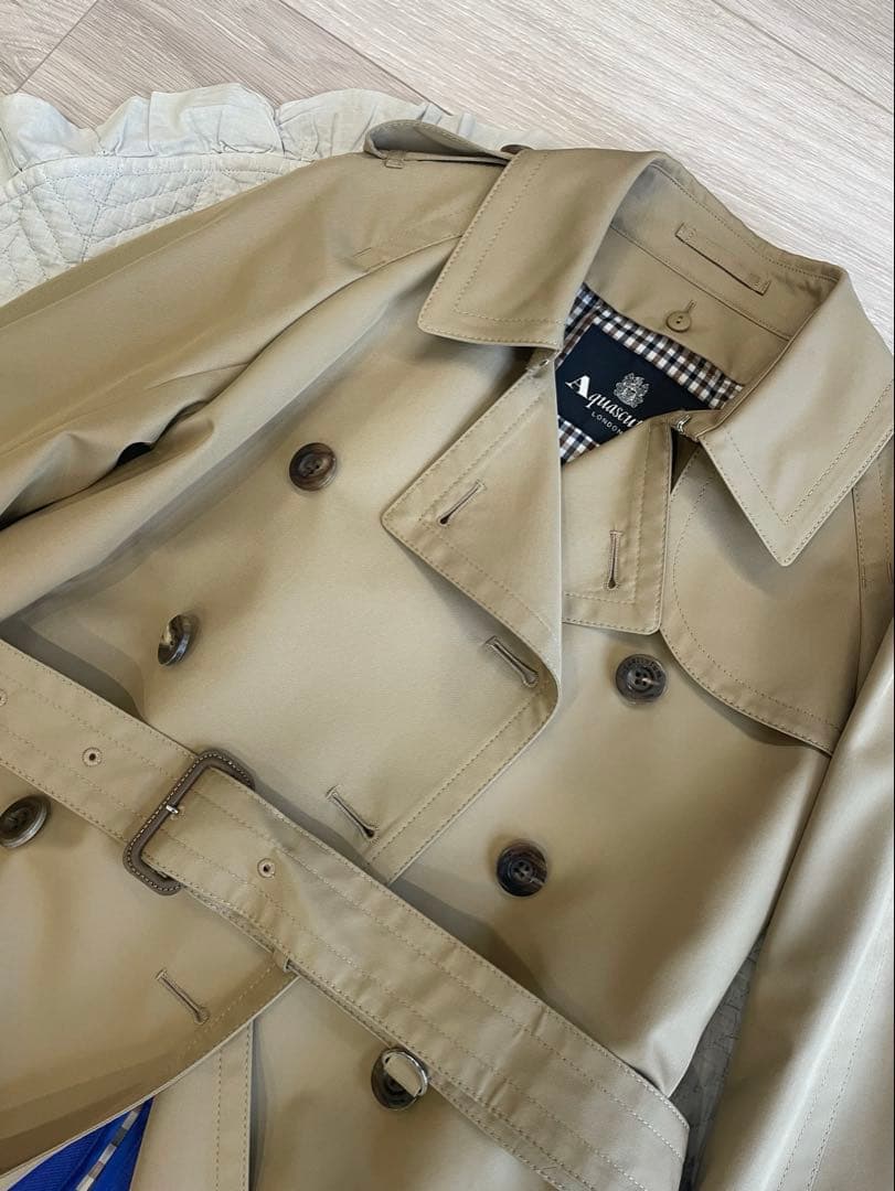 ゆっこ♡新品♡ アクアスキュータム ブルーライナー付きトレンチコート