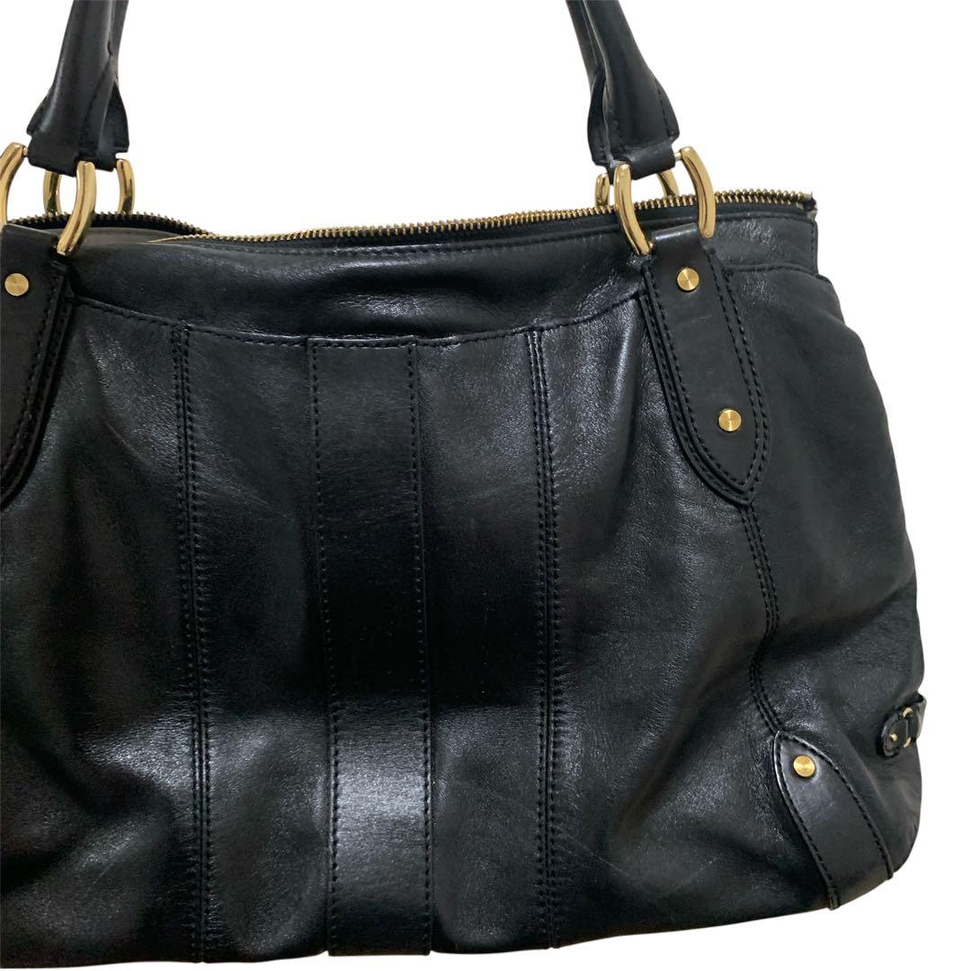 lururu★角擦れ無し美品★COLE HAAN★レザー素材機能的なバッグ