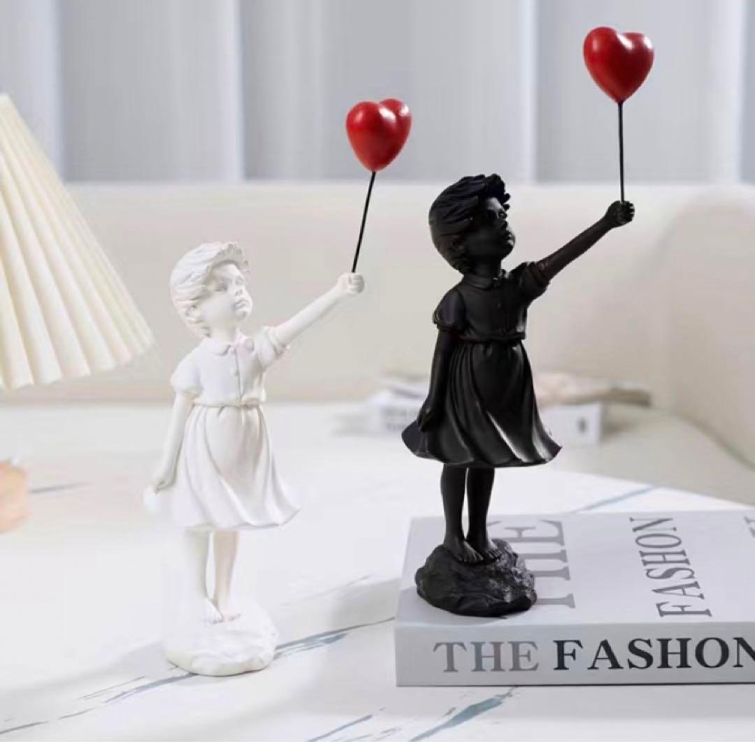 【白黒セット】バンクシー 風船と少女 置物
