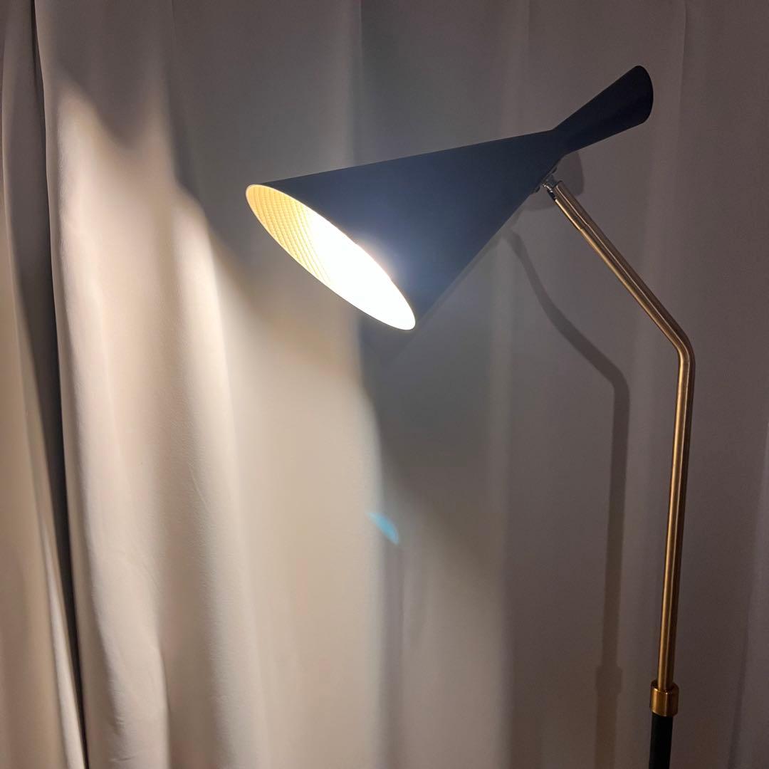 ジェネシスフロアーランプ Genesis-floor lamp