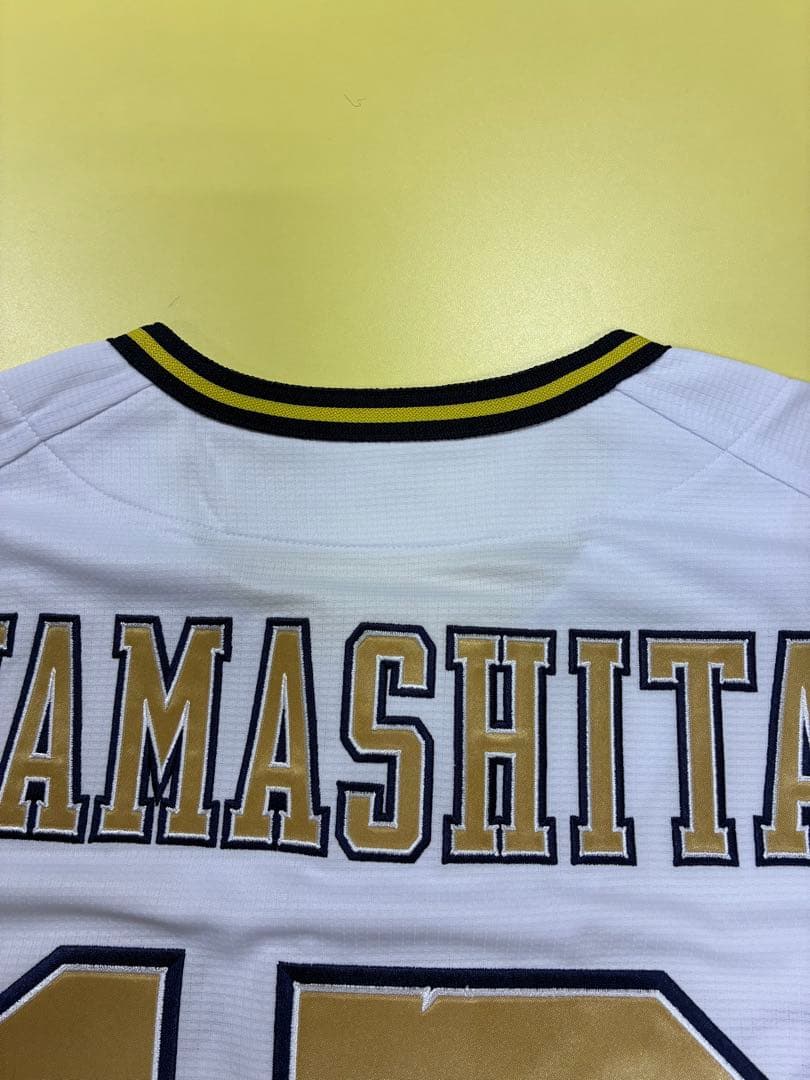 オリックスバファローズ山下舜平大投手直筆サインユニフォーム